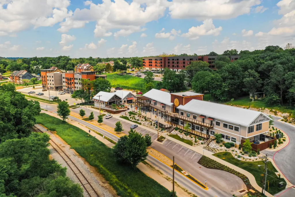 Apartments, eateries, and businesses along Lone Pine in the Galloway neighborhood