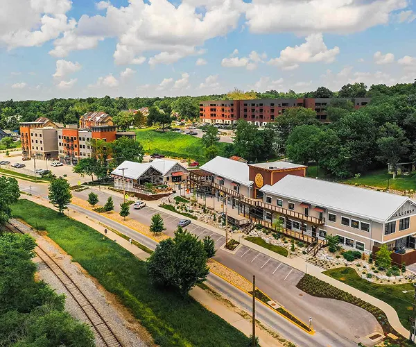 Apartments, eateries, and businesses along Lone Pine in the Galloway neighborhood